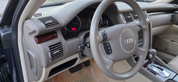Audi A8 D2 6.0 W12 - Slika 12
