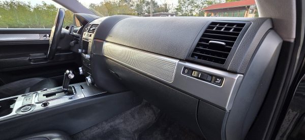 Volkswagen Touareg W12 6.0   1/500 - Slika 30