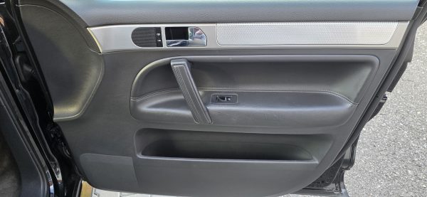 Volkswagen Touareg W12 6.0   1/500 - Slika 32