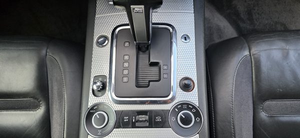 Volkswagen Touareg W12 6.0   1/500 - Slika 28