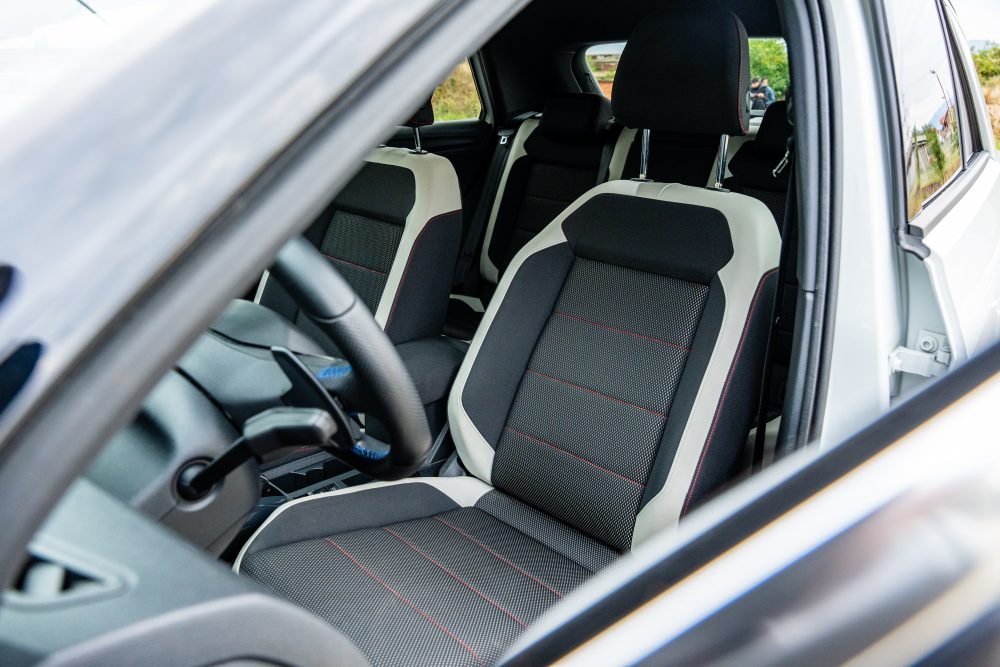 Volkswagen T-Roc R - 240HP - Slika 26