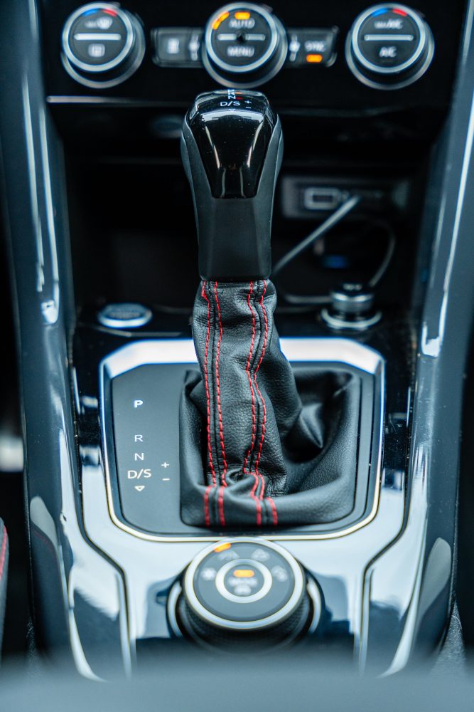 Volkswagen T-Roc R - 240HP - Slika 23