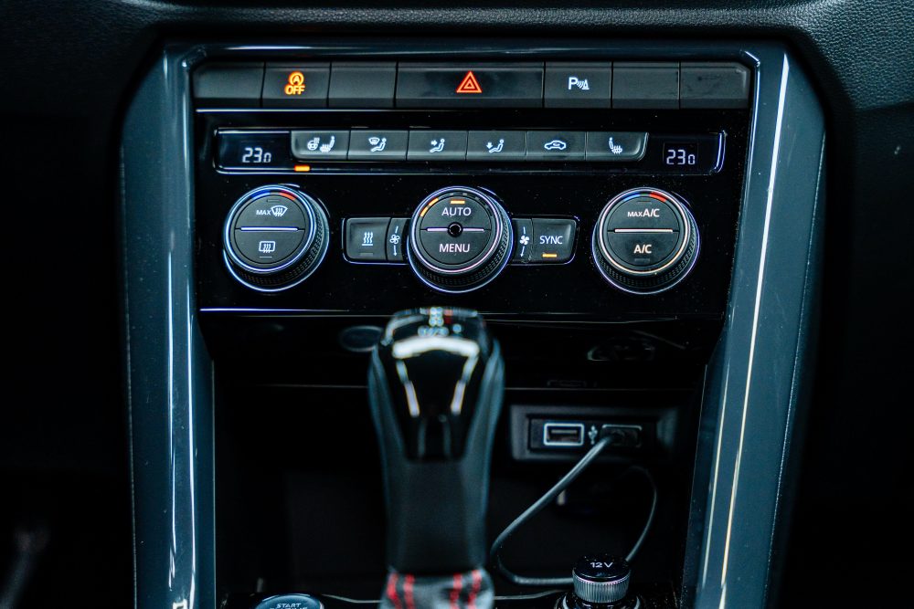 Volkswagen T-Roc R - 240HP - Slika 24