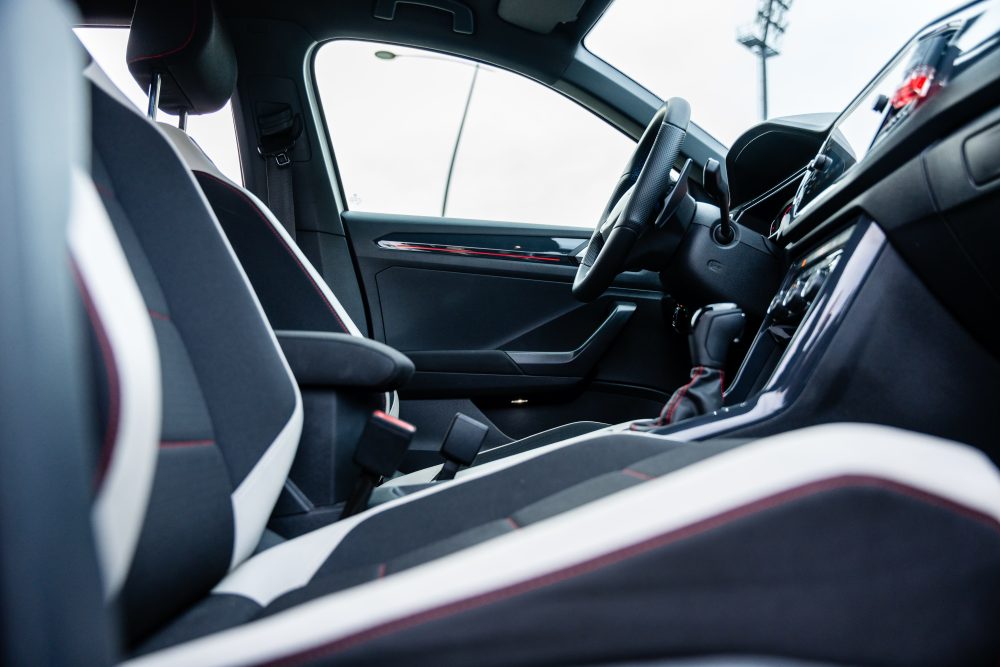 Volkswagen T-Roc R - 240HP - Slika 25