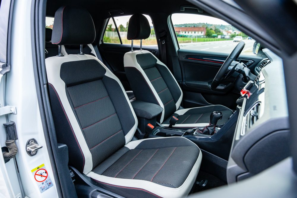 Volkswagen T-Roc R - 240HP - Slika 27