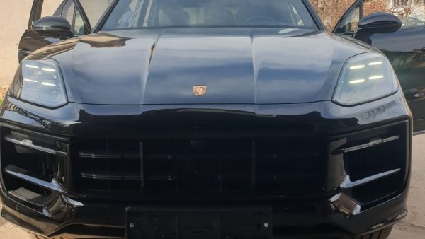 Porshe Cayenne black edition