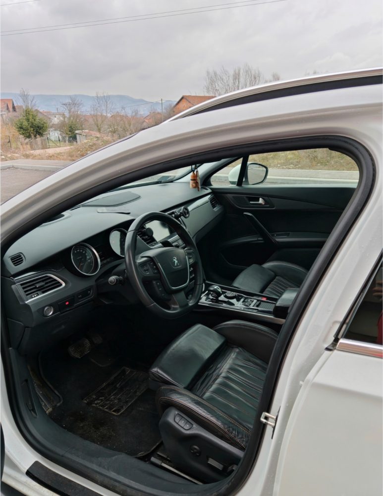 Peugeot 508 RXH Hybrid4 - Slika 11